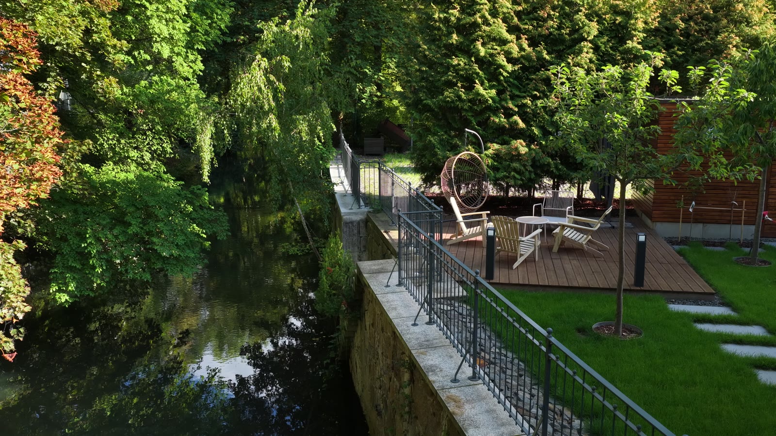 Die Terrasse am Wasser, aus der Luft